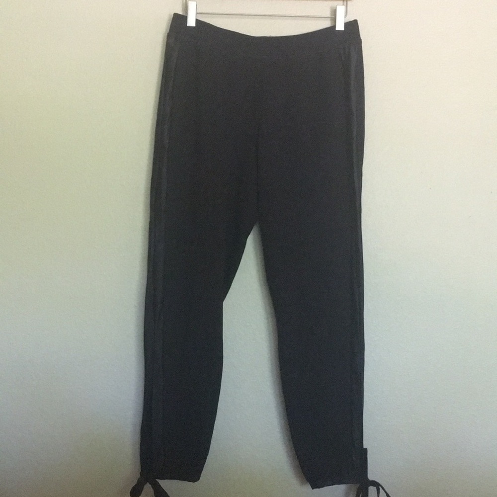 black tie bottom fabletics pants
